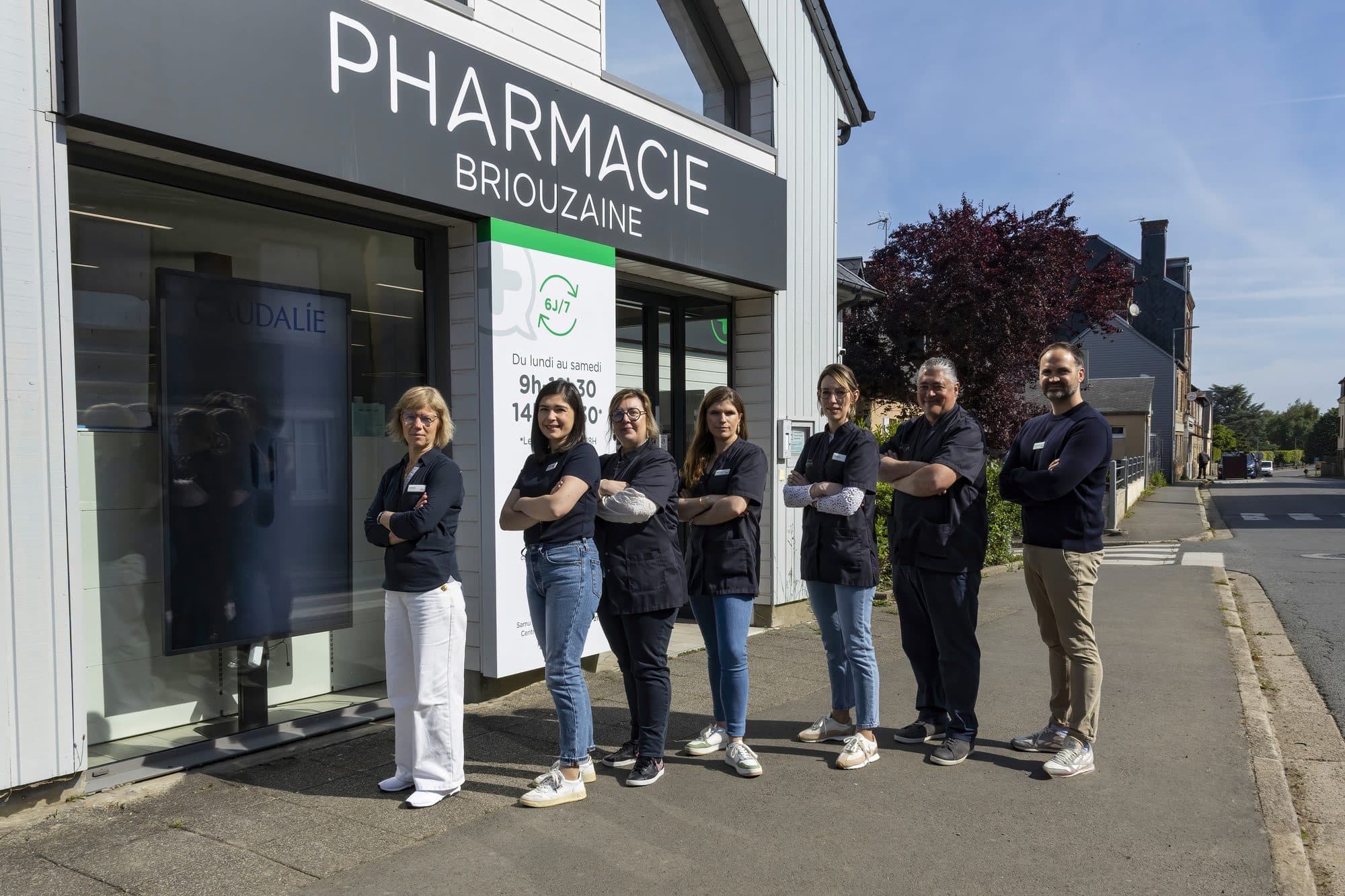 L’équipe de la Pharmacie Briouzaine, 17 rue de Falaise à Briouze
